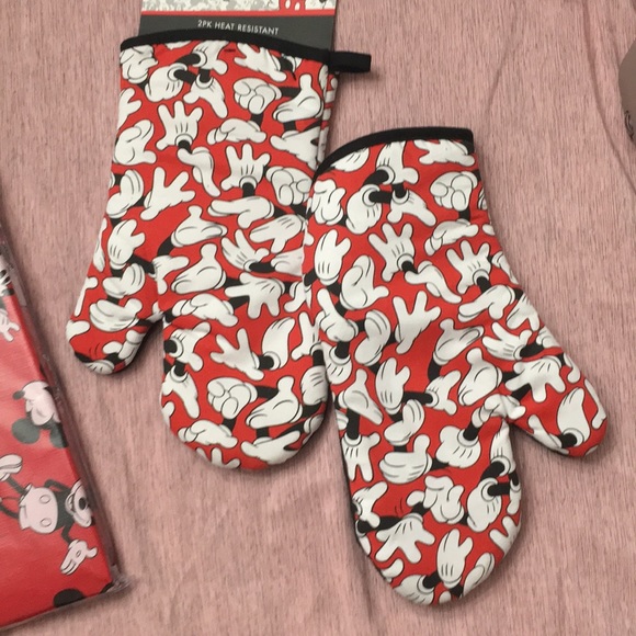 Mickey Mouse kitchen essentials - Picture 2 of 10